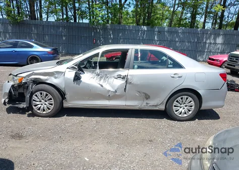 2012 Toyota Camry Le z USA, uszkodzony, nr VIN 4T1BF1FK2CU555529